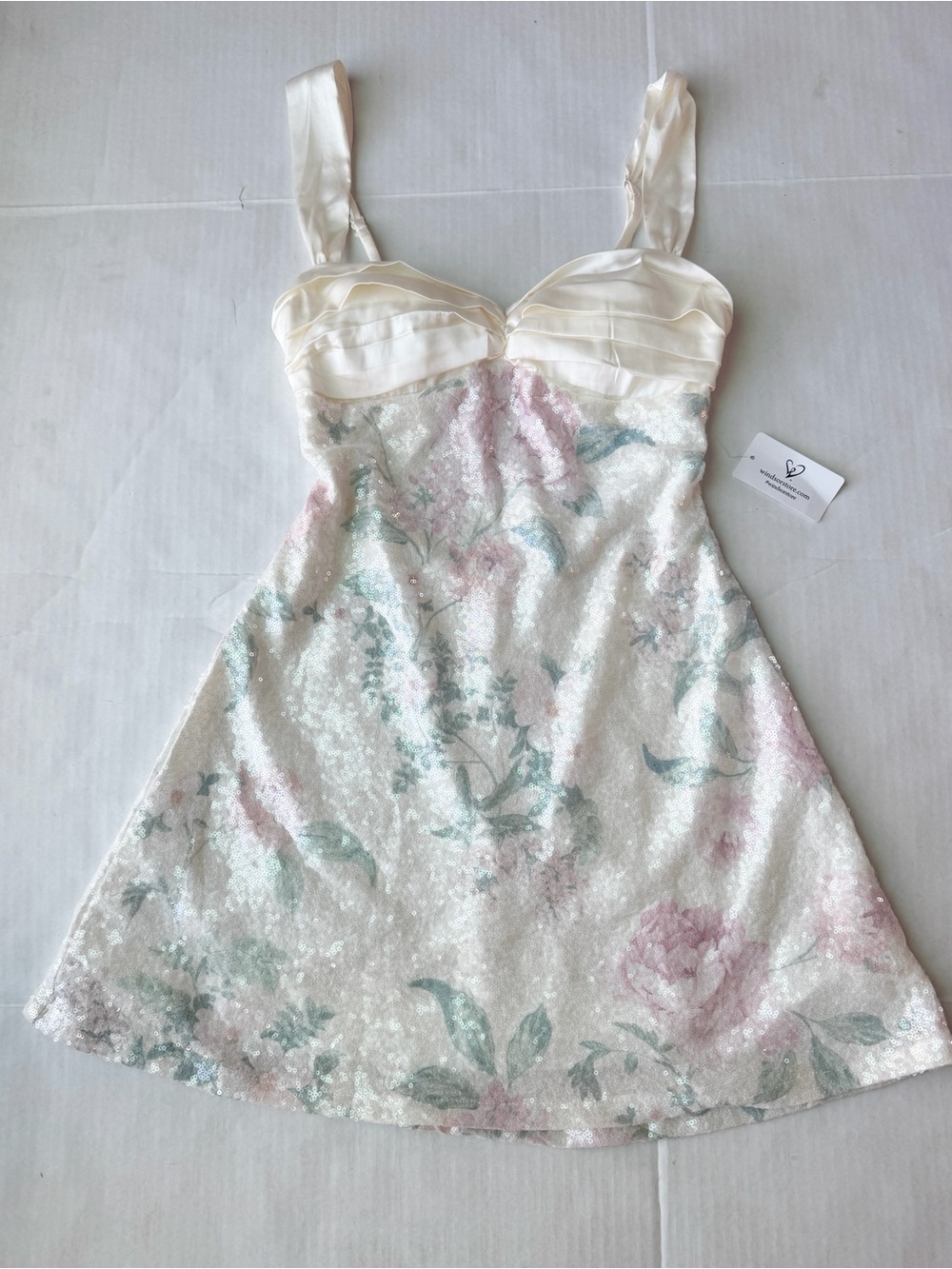 Windsor New Krissy Floral Sequin Mini Dress in White Sequin Print Size S NWT - Picture 5 of 16